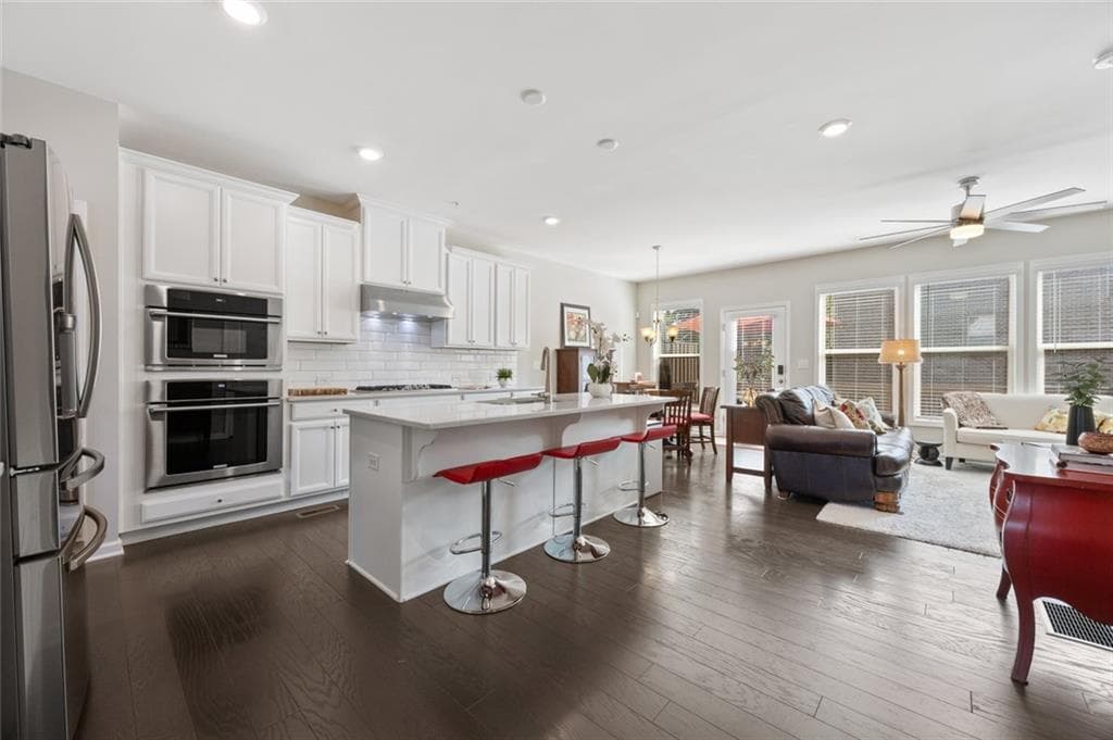 3 bedroom, 4 bathroom, 2,322 sq ft townhouse for sale at 352 Provenance Drive, Sandy Springs, GA 30328 — photo 2