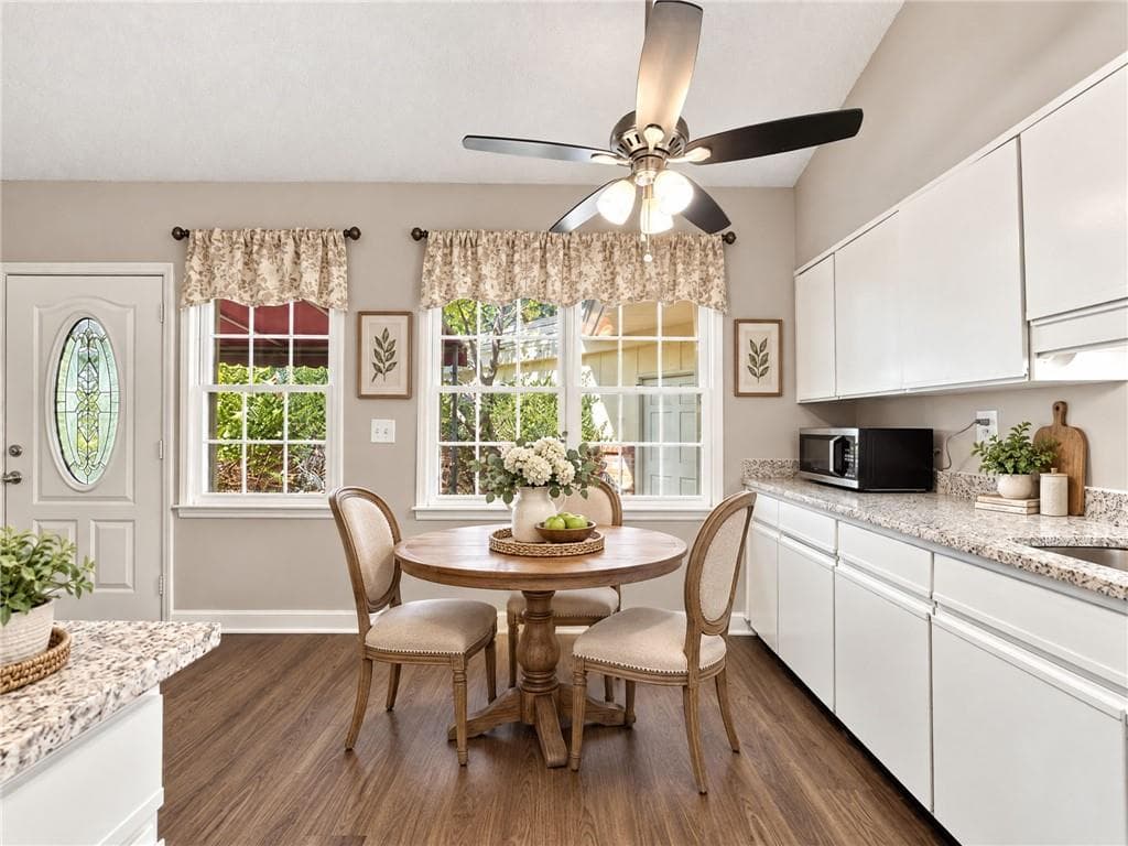 2 bedroom, 2 bathroom, 1,610 sq ft condominium for sale at 6381 E Deerhollow Way, Peachtree Corners, GA 30092 — photo 8