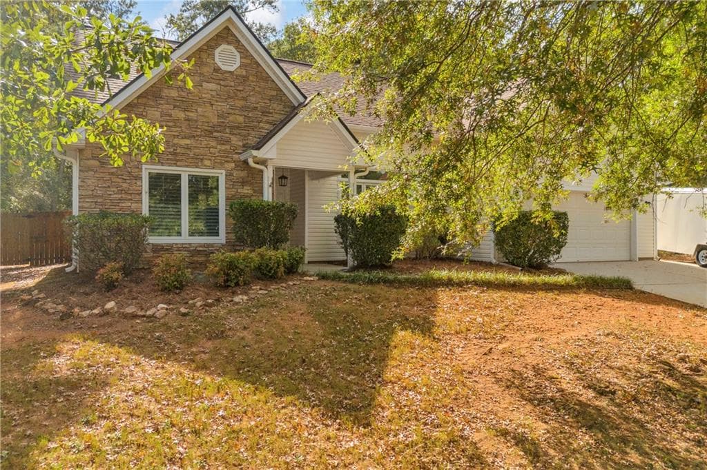 3 bedroom, 2 bathroom, 1,749 sq ft single family residence for sale at 80 Berkshire Keep, Covington, GA 30016 — photo 2