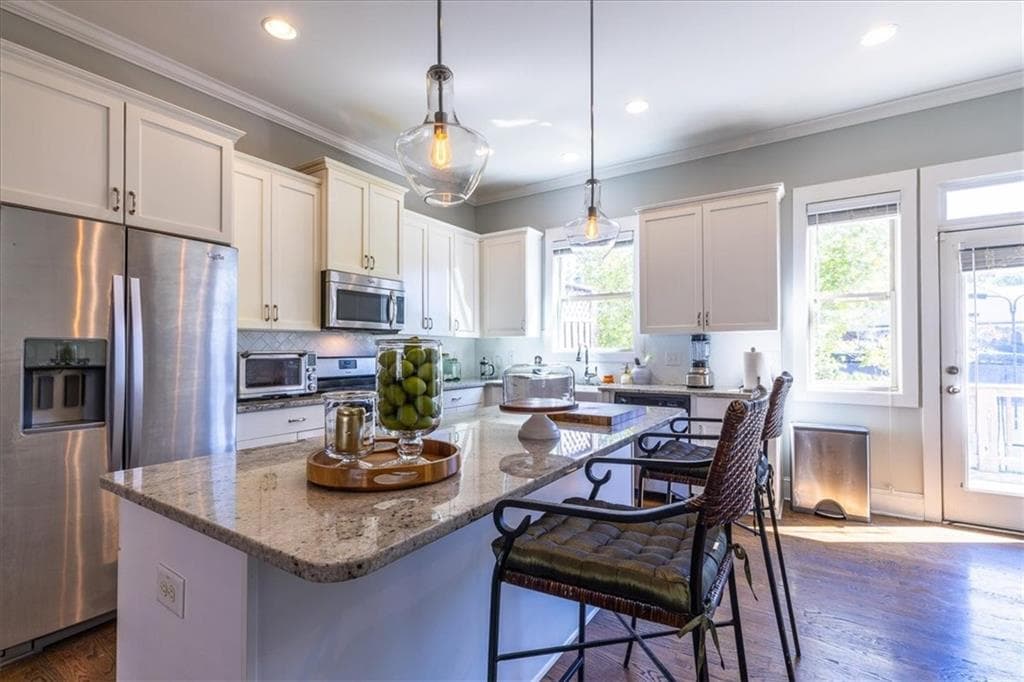 3 bedroom, 4 bathroom, 2,862 sq ft townhouse for sale at 2141 Shale Lane, Atlanta, GA 30318 — photo 4