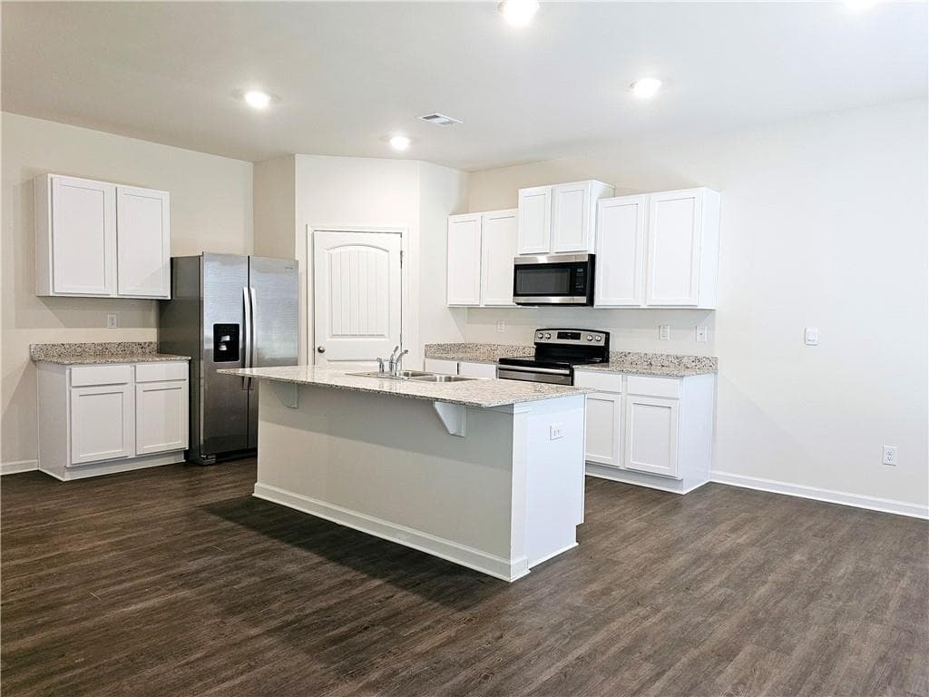 5 bedroom, 3 bathroom, 2,449 sq ft single family residence for rent at 274 Walnut Grove Way, Pendergrass, GA 30567 for $2,350 a month — photo 2