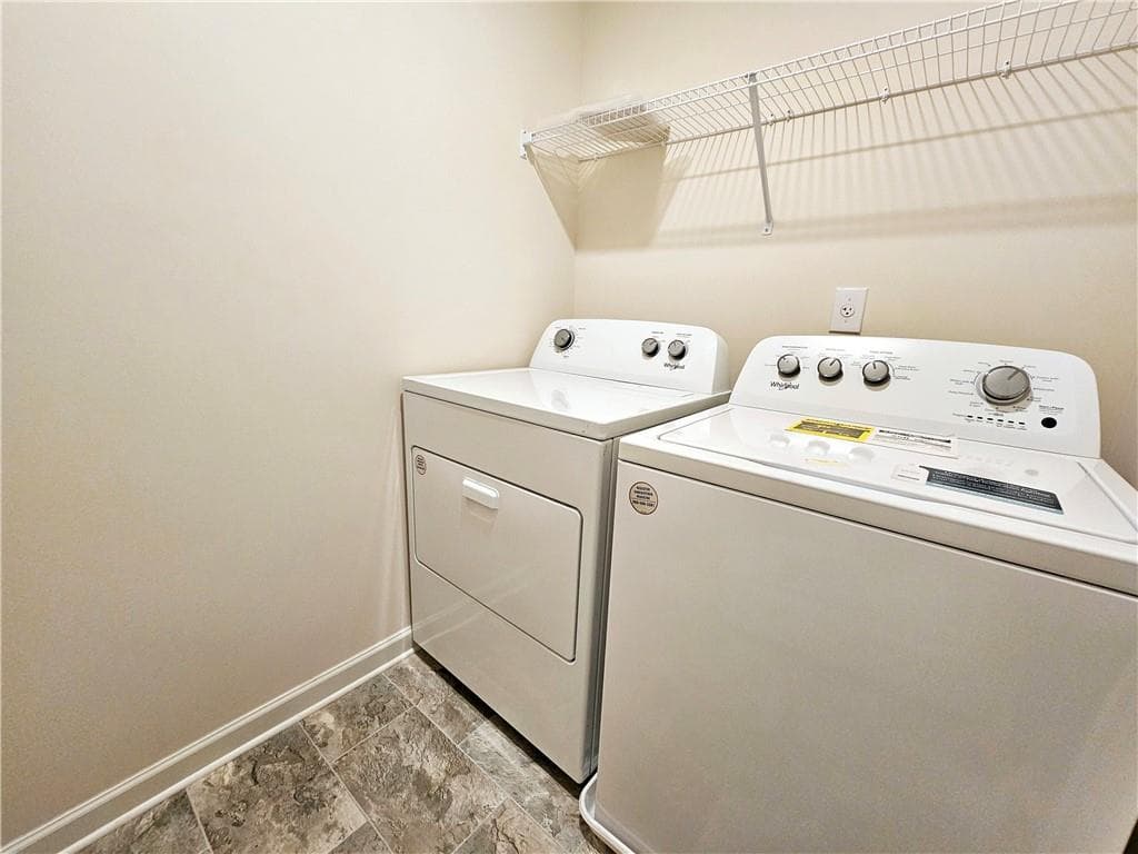 5 bedroom, 3 bathroom, 2,449 sq ft single family residence for rent at 274 Walnut Grove Way, Pendergrass, GA 30567 for $2,350 a month — photo 5