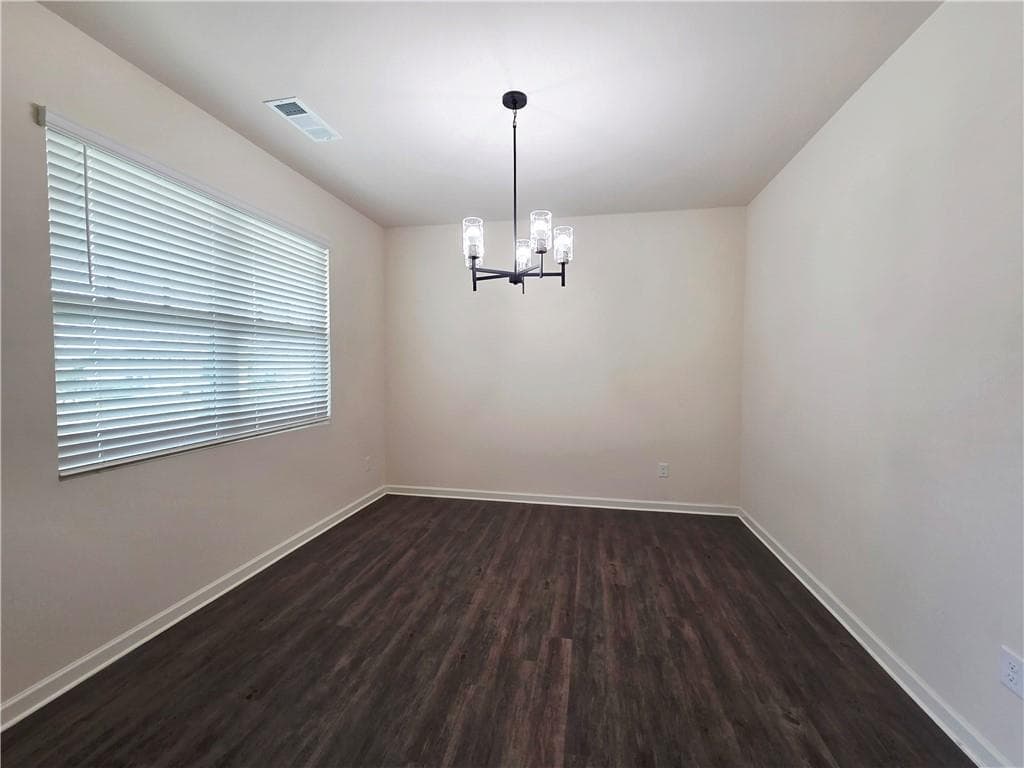 5 bedroom, 3 bathroom, 2,449 sq ft single family residence for rent at 274 Walnut Grove Way, Pendergrass, GA 30567 for $2,350 a month — photo 6