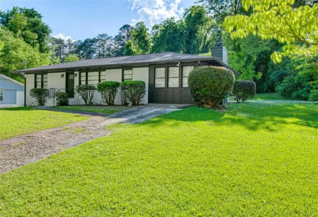 3 bedroom, 2 bathroom, 1,404 sq ft single family residence for rent at 3305 Flowers Drive, College Park, GA 30337 for $2,000 a month — photo 3