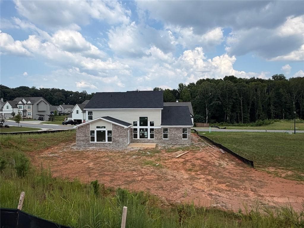 4 bedroom, 3 bathroom, 3,308 sq ft single family residence for sale at 102 Hidden Fields Way, Hoschton, GA 30548 — photo 4