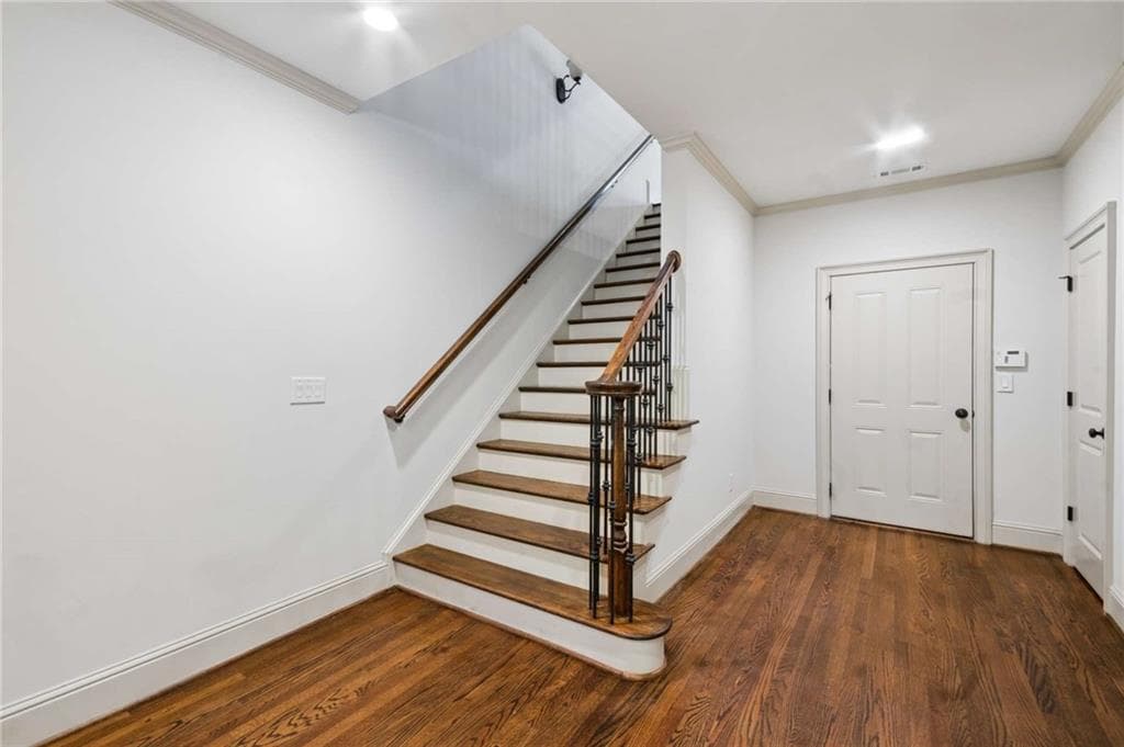 3 bedroom, 5 bathroom, 3,042 sq ft townhouse for sale at 3611 E Paces Way, Atlanta, GA 30326 — photo 5