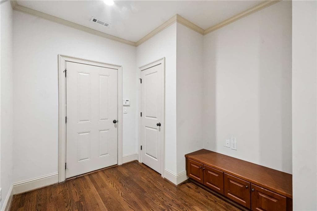 3 bedroom, 5 bathroom, 3,042 sq ft townhouse for sale at 3611 E Paces Way, Atlanta, GA 30326 — photo 9
