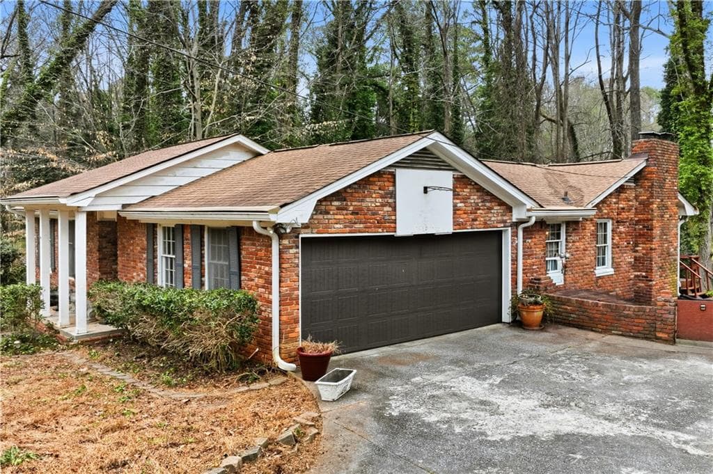 5 bedroom, 3 bathroom, 3,452 sq ft single family residence for sale at 2897 Branchwood Drive, Atlanta, GA 30344 — photo 3