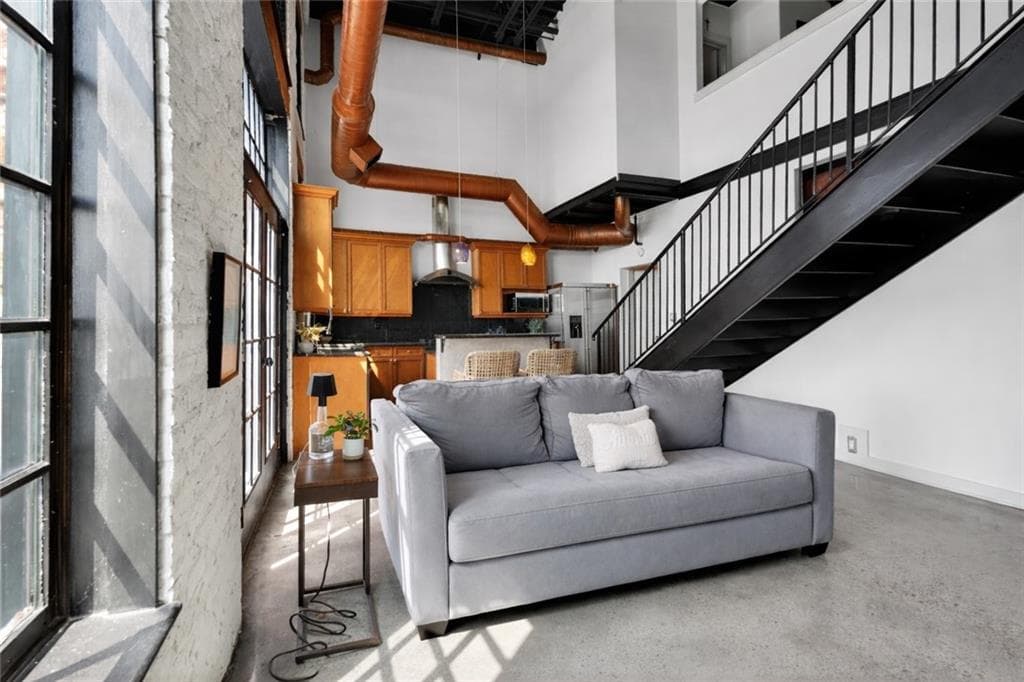2 bedroom, 2 bathroom, 1,223 sq ft condominium for sale at 5434 Peachtree Road 117, Atlanta, GA 30341 — photo 3