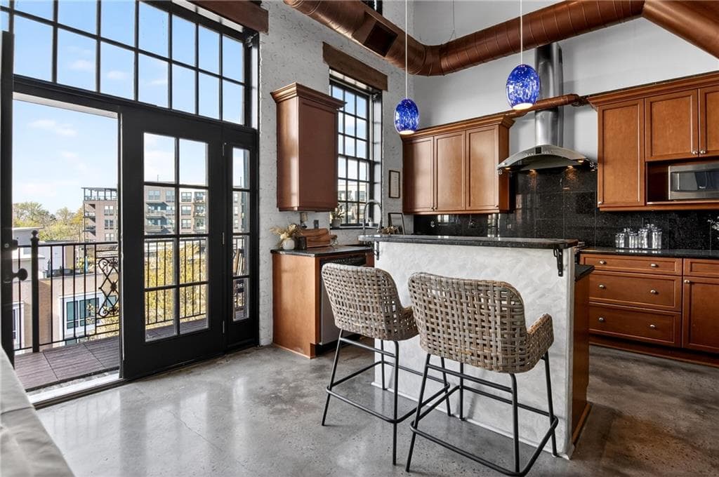 2 bedroom, 2 bathroom, 1,223 sq ft condominium for sale at 5434 Peachtree Road 117, Atlanta, GA 30341 — photo 5