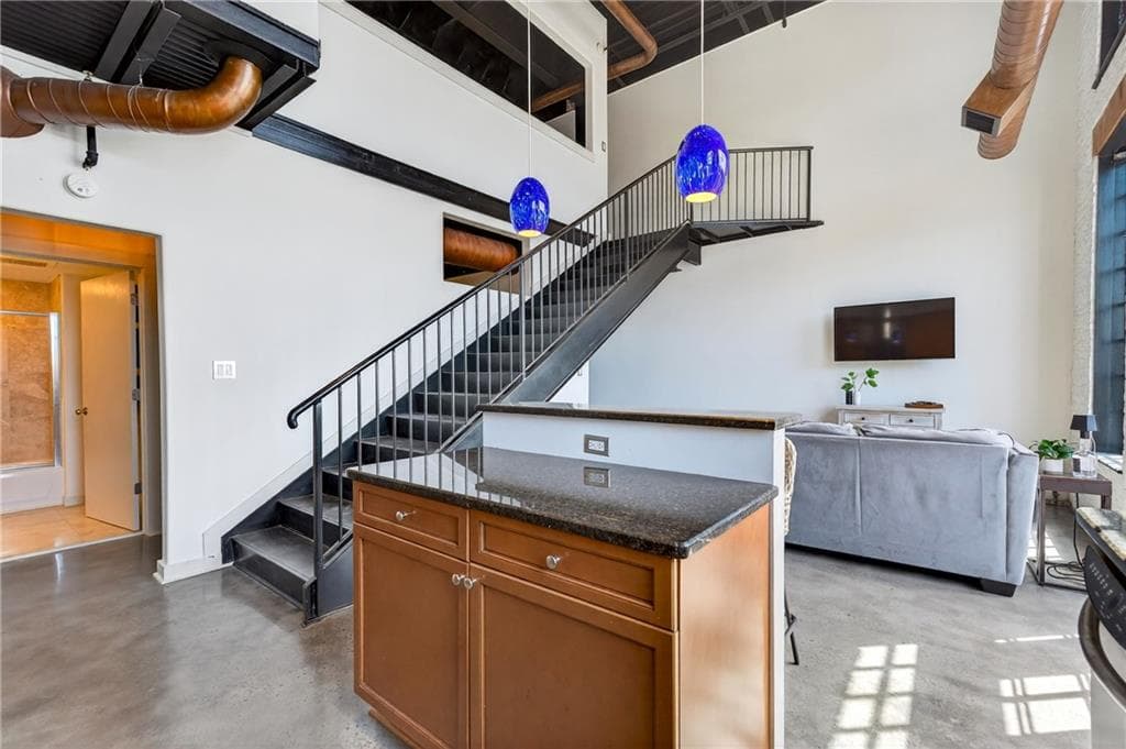 2 bedroom, 2 bathroom, 1,223 sq ft condominium for sale at 5434 Peachtree Road 117, Atlanta, GA 30341 — photo 6