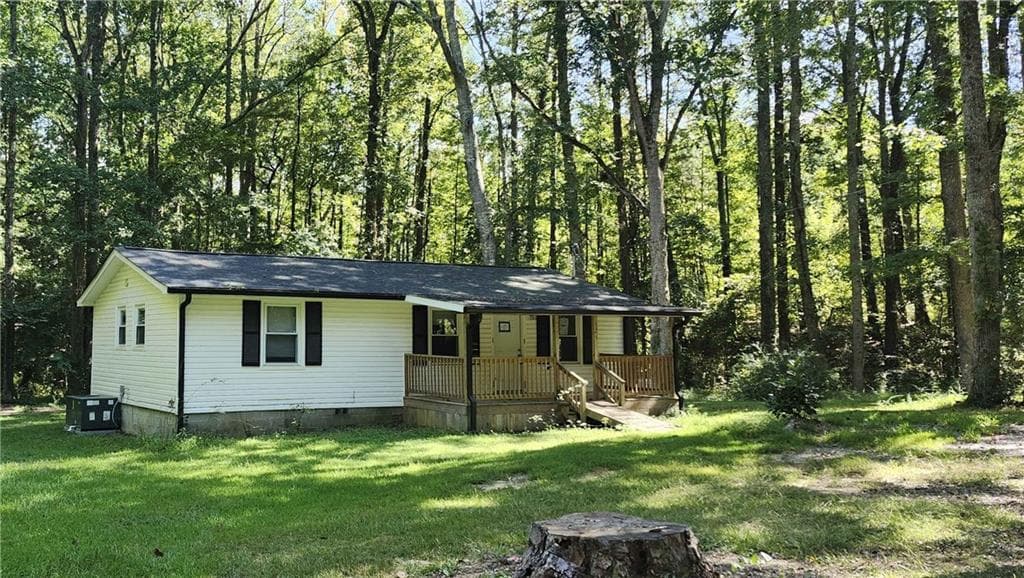 3 bedroom, 1 bathroom, 880 sq ft single family residence under contract at 62 Mcclure Road, Temple, GA 30179