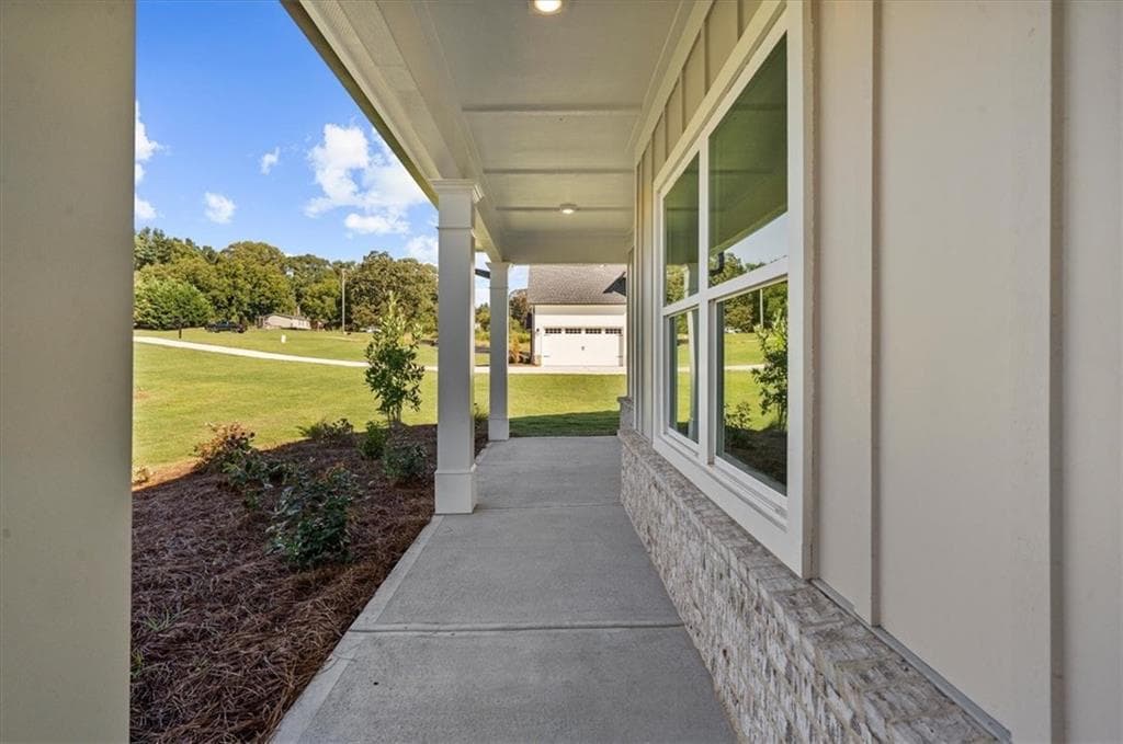 3 bedroom, 2 bathroom, 2,200 sq ft single family residence for sale at 5345 Noah Road, Cumming, GA 30041 — photo 4