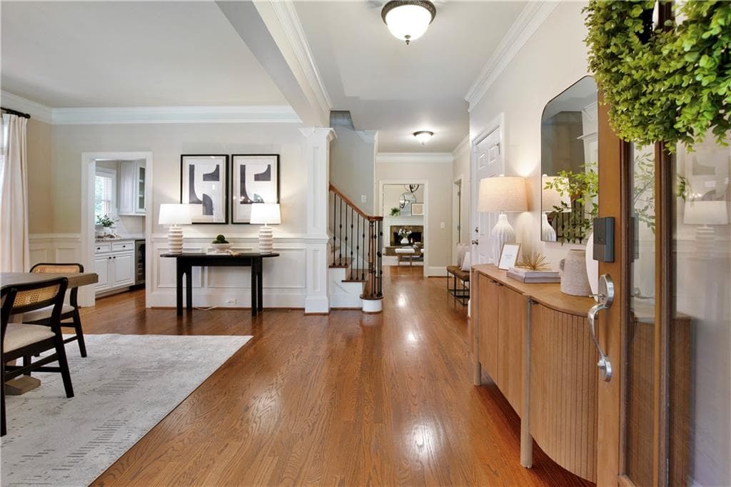 5 bedroom, 5 bathroom, 5,023 sq ft single family residence for sale at 4674 Lakeway Place, Alpharetta, GA 30005 — photo 3