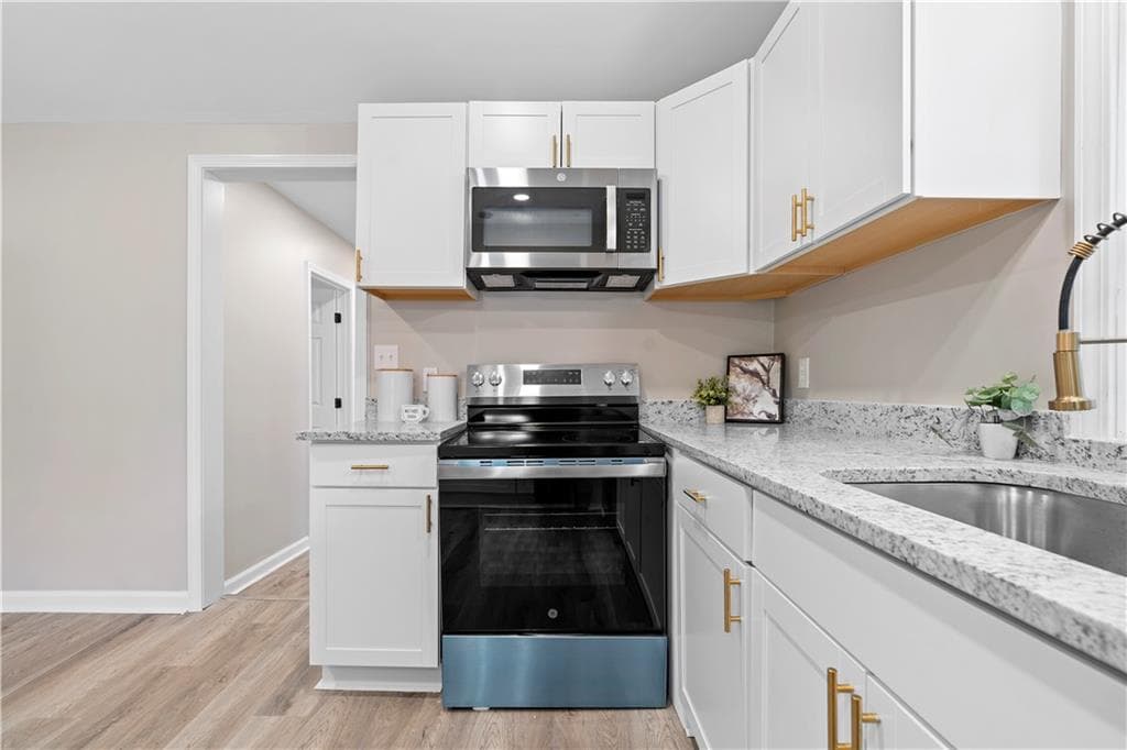 3 bedroom, 2 bathroom, 1,034 sq ft single family residence for sale at 118 Perry Street, Monroe, GA 30655 — photo 8