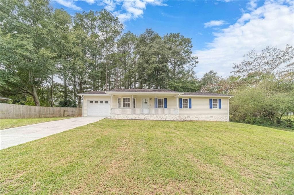 3 bedroom, 2 bathroom, 1,472 sq ft single family residence for sale at 3760 Sunny Hill Drive, Loganville, GA 30052