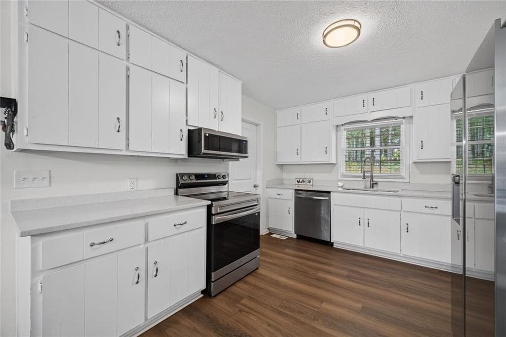 3 bedroom, 2 bathroom, 1,472 sq ft single family residence for sale at 3760 Sunny Hill Drive, Loganville, GA 30052 — photo 10