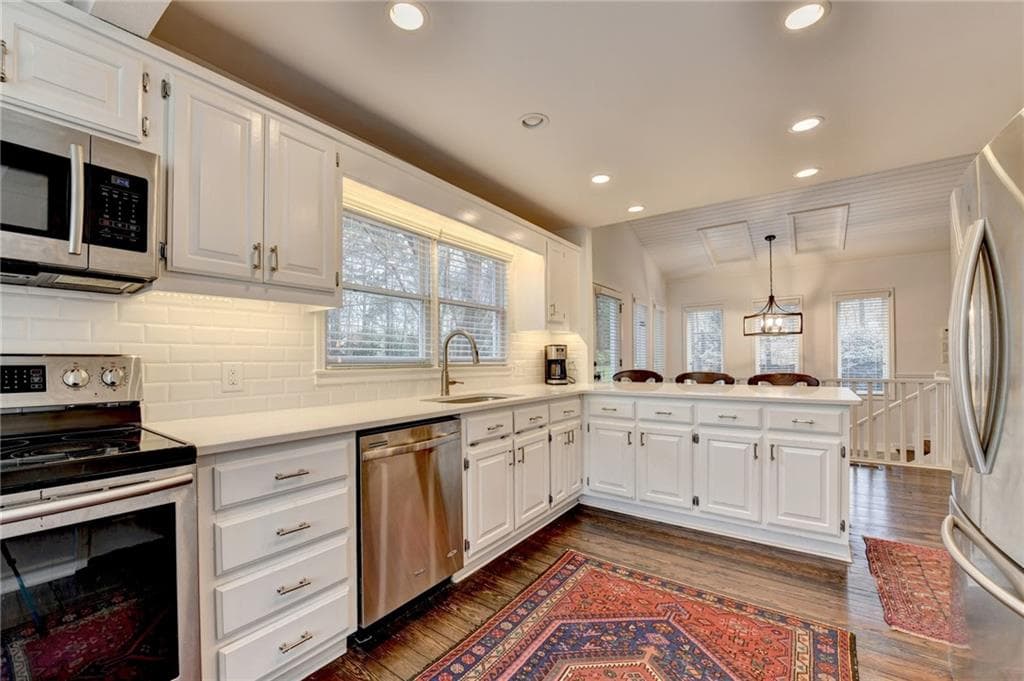 3 bedroom, 3 bathroom, 2,756 sq ft single family residence for sale at 2435 Southers Circle, Suwanee, GA 30024 — photo 10