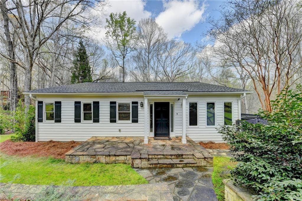 3 bedroom, 3 bathroom, 2,756 sq ft single family residence for sale at 2435 Southers Circle, Suwanee, GA 30024 — photo 4