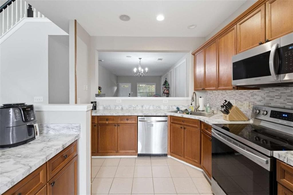 2 bedroom, 3 bathroom, 1,626 sq ft condominium for sale at 2040 Hoods Fort Circle 18, Kennesaw, GA 30144 — photo 7