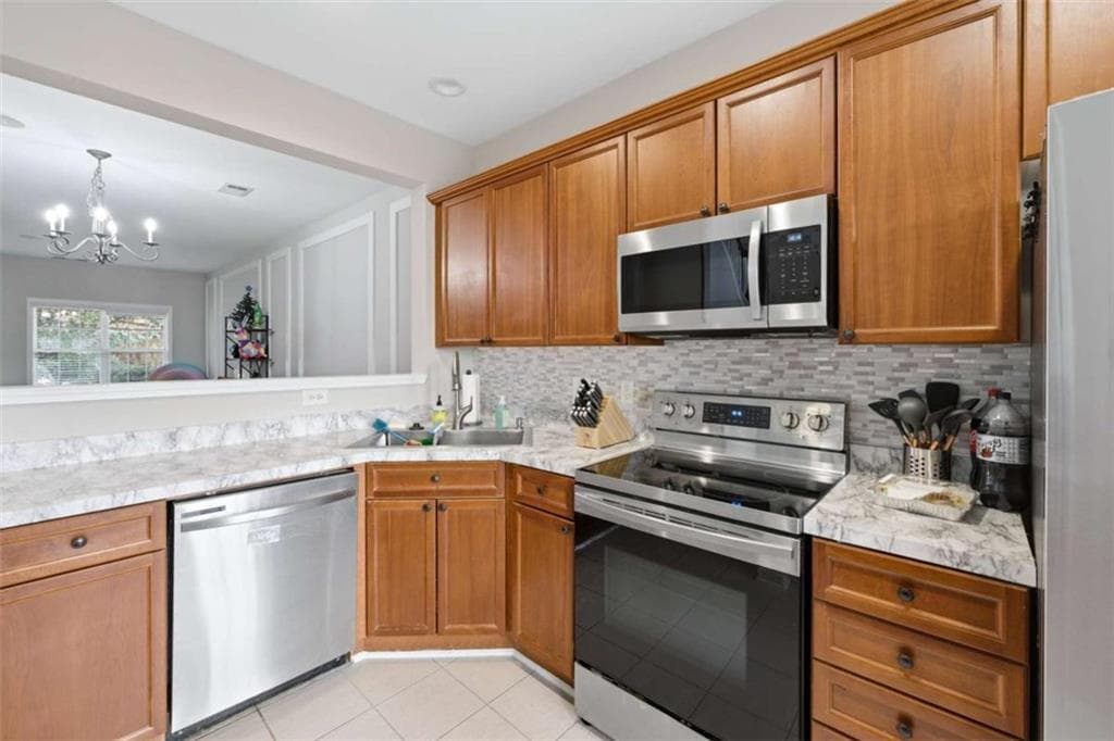 2 bedroom, 3 bathroom, 1,626 sq ft condominium for sale at 2040 Hoods Fort Circle 18, Kennesaw, GA 30144 — photo 8