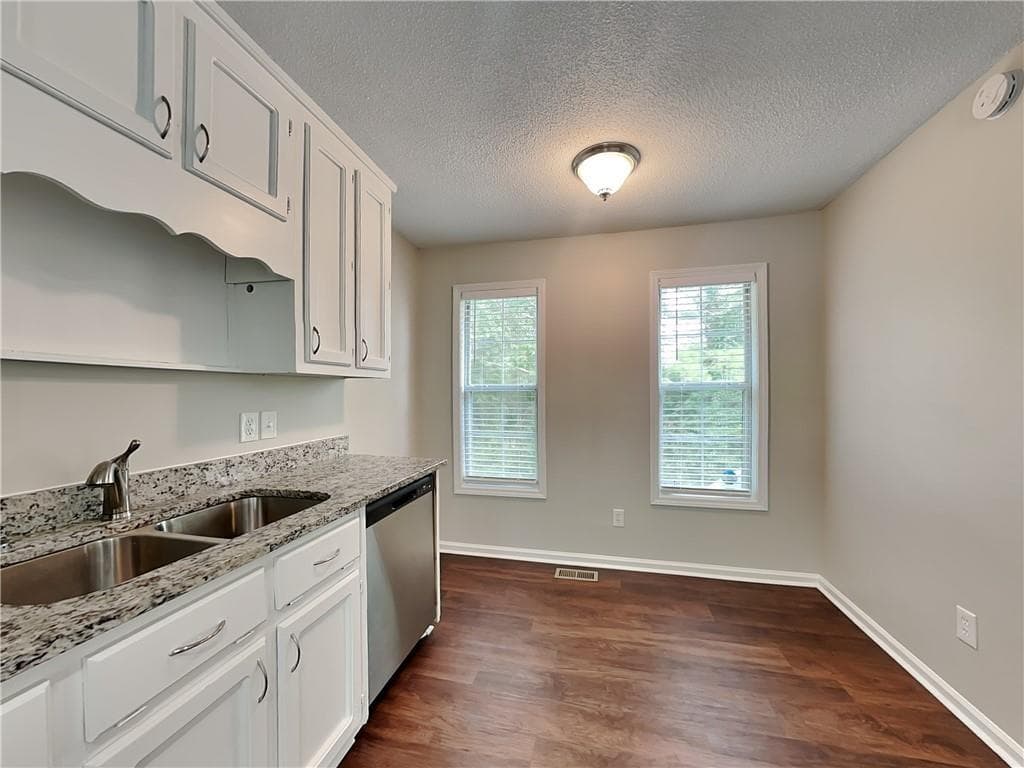 4 bedroom, 3 bathroom, 2,116 sq ft single family residence for rent at 2785 Water Valley Road, Austell, GA 30106 for $2,250 a month — photo 6