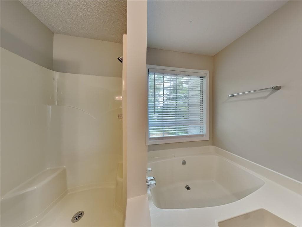 4 bedroom, 3 bathroom, 2,116 sq ft single family residence for rent at 2785 Water Valley Road, Austell, GA 30106 for $2,250 a month — photo 8