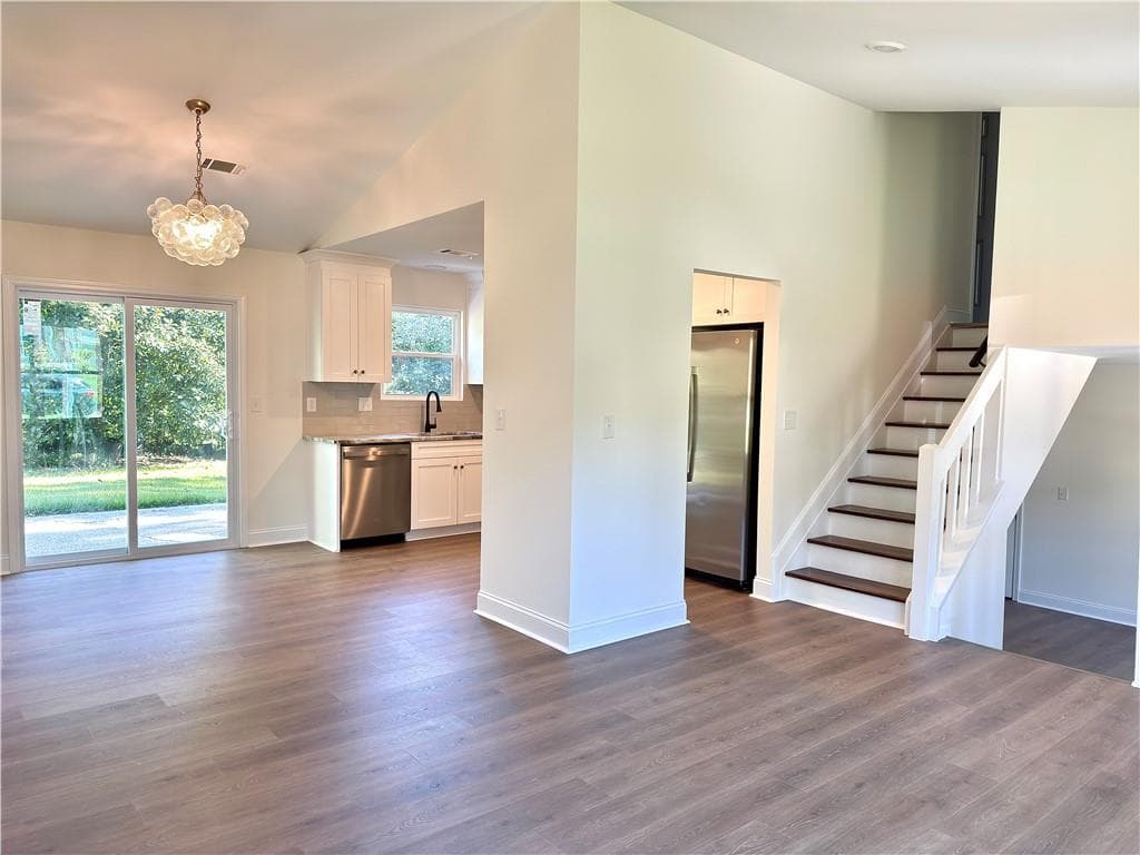 3 bedroom, 2 bathroom, 1,368 sq ft single family residence for sale at 1481 Black Hickory Place, Norcross, GA 30093 — photo 2