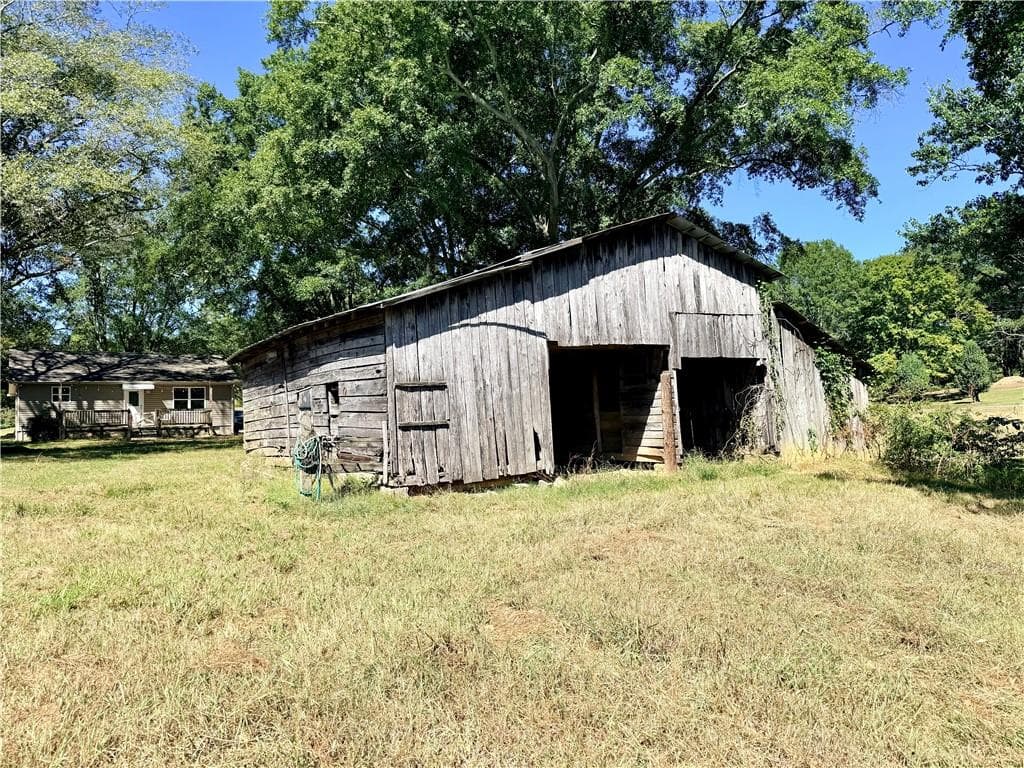 2 bedroom, 2 bathroom, 1,188 sq ft single family residence for sale at 335 Craigtown Road, Calhoun, GA 30701 — photo 3