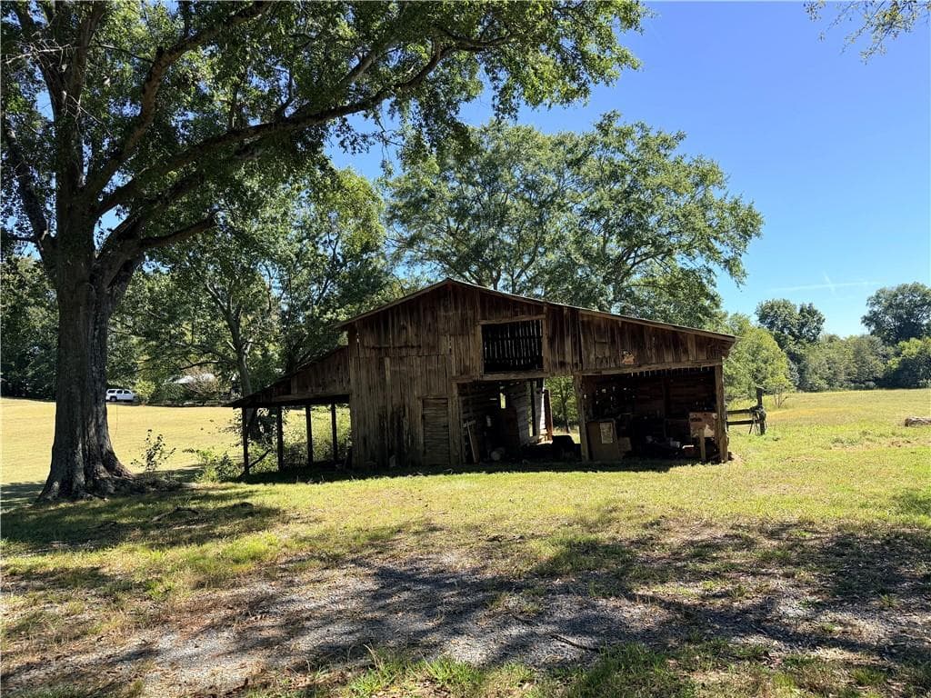 2 bedroom, 2 bathroom, 1,188 sq ft single family residence for sale at 335 Craigtown Road, Calhoun, GA 30701 — photo 6