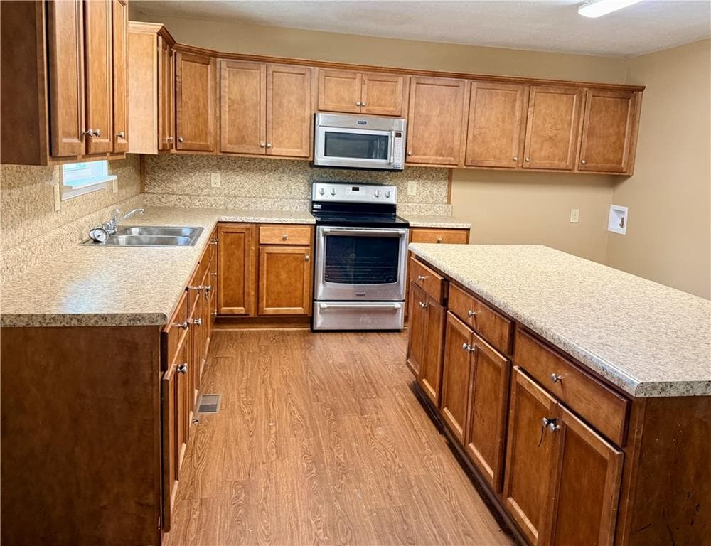 2 bedroom, 2 bathroom, 1,188 sq ft single family residence for sale at 335 Craigtown Road, Calhoun, GA 30701 — photo 10