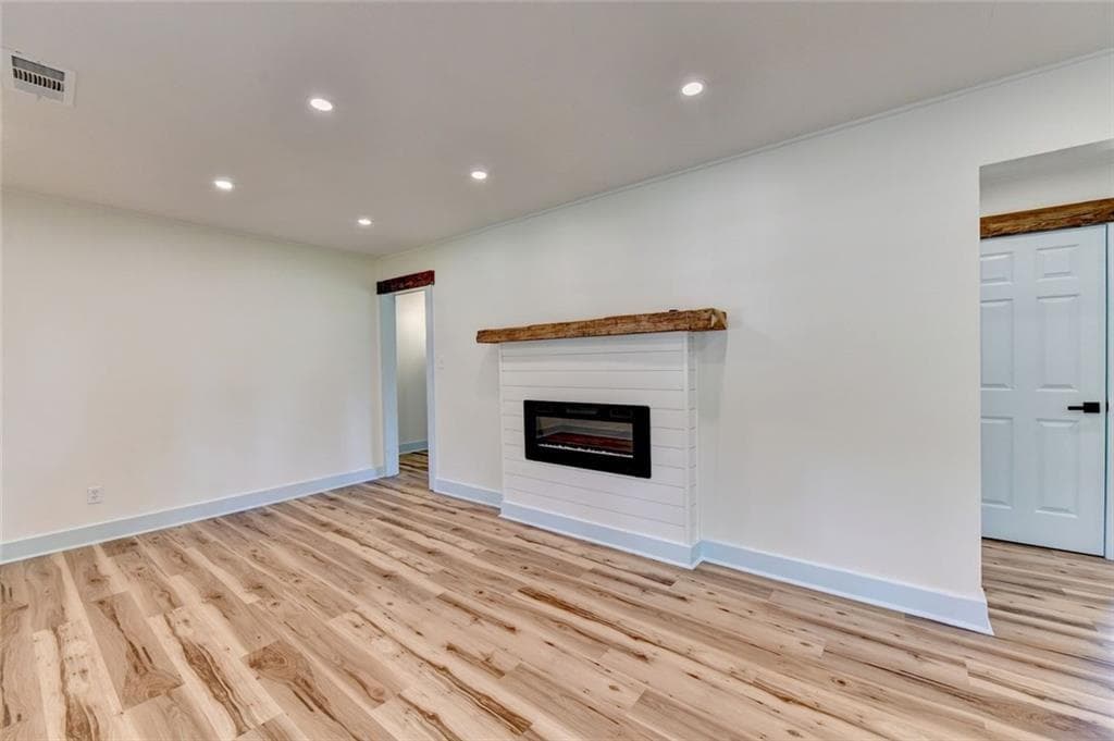 3 bedroom, 2 bathroom, 1,052 sq ft single family residence for sale at 107 Lakeshore Circle, Braselton, GA 30517 — photo 6