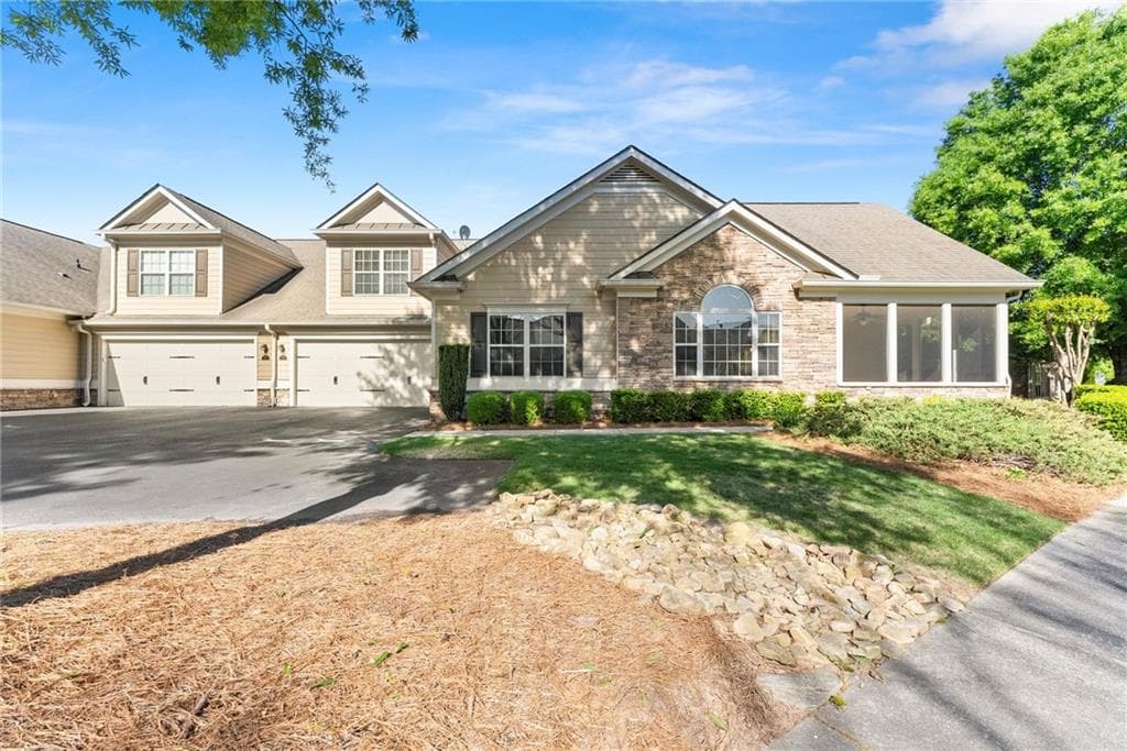 3 bedroom, 2 bathroom, 1,919 sq ft condominium for sale at 1320 Oak Meadows Lane 1802, Cumming, GA 30041