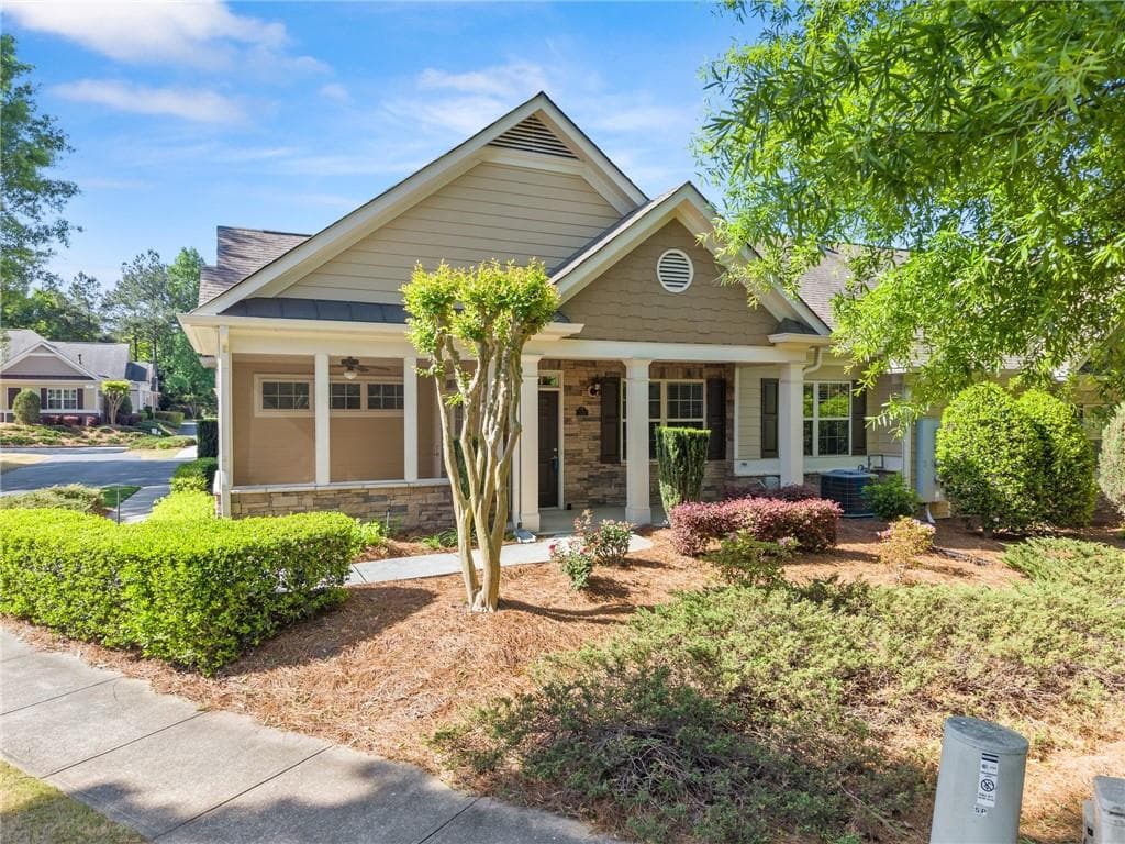 3 bedroom, 2 bathroom, 1,919 sq ft condominium for sale at 1320 Oak Meadows Lane 1802, Cumming, GA 30041 — photo 5