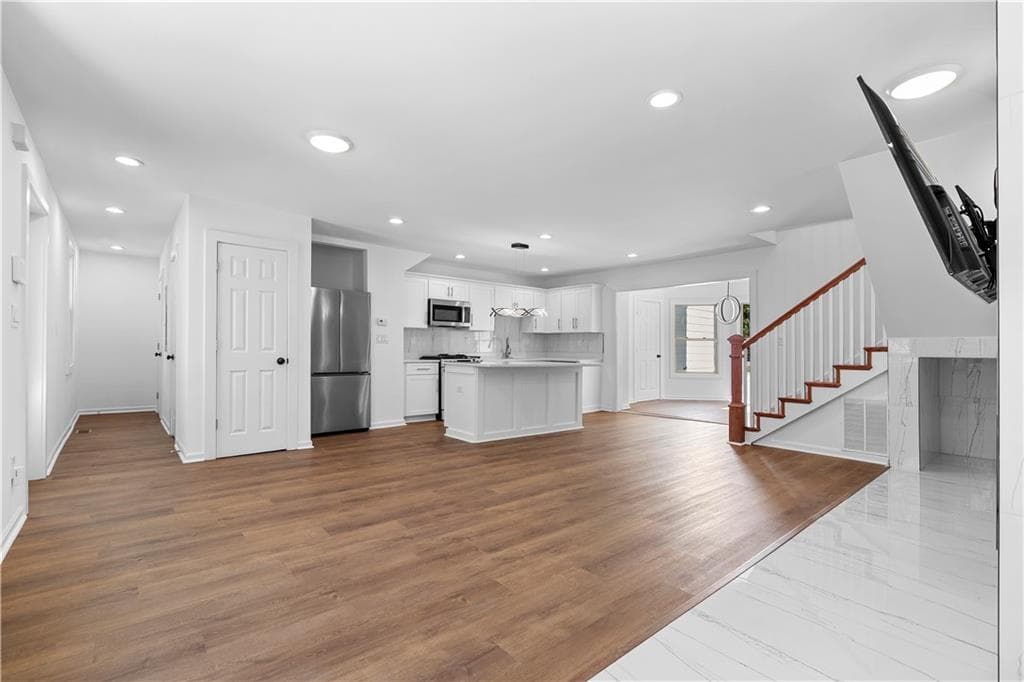 4 bedroom, 4 bathroom, 2,086 sq ft single family residence for sale at 1689 Derry Avenue, Atlanta, GA 30310 — photo 7