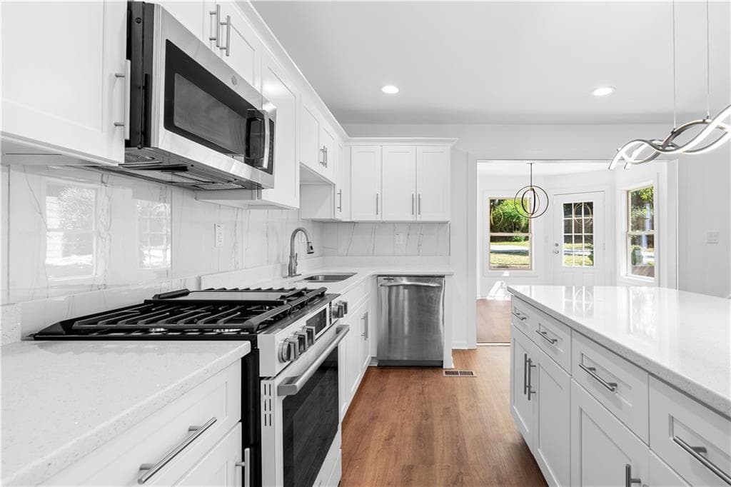 4 bedroom, 4 bathroom, 2,086 sq ft single family residence for sale at 1689 Derry Avenue, Atlanta, GA 30310 — photo 10