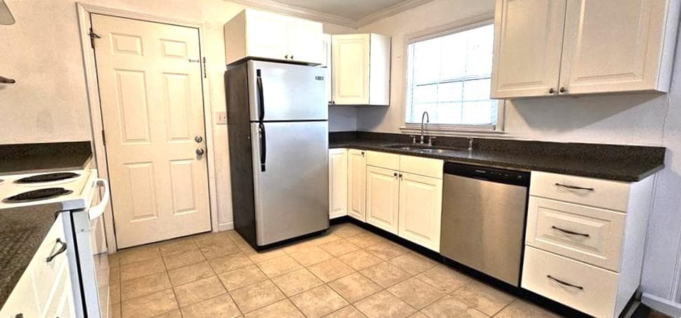 3 bedroom, 2 bathroom, 1,200 sq ft single family residence for rent at 2833 Rockcliff Road, Atlanta, GA 30316 for $1,850 a month — photo 5
