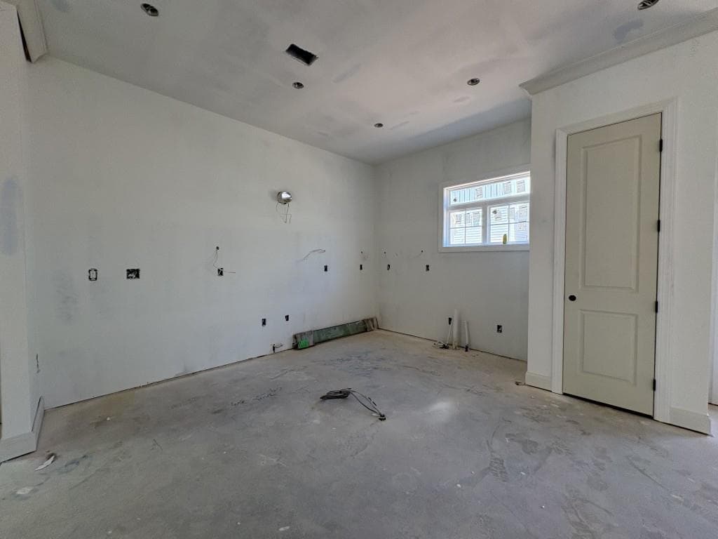 4 bedroom, 4 bathroom, 2,397 sq ft single family residence for sale at 124 Dewey Road, Lilburn, GA 30047 — photo 4