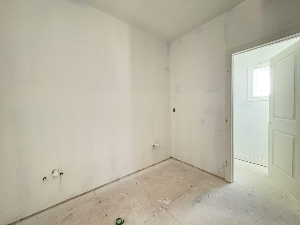 4 bedroom, 4 bathroom, 2,397 sq ft single family residence for sale at 124 Dewey Road, Lilburn, GA 30047 — photo 8