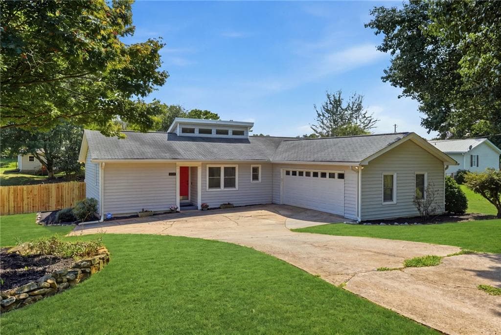 3 bedroom, 2 bathroom, 1,508 sq ft single family residence for sale at 7825 Wallace Tatum Road, Cumming, GA 30028 — photo 2