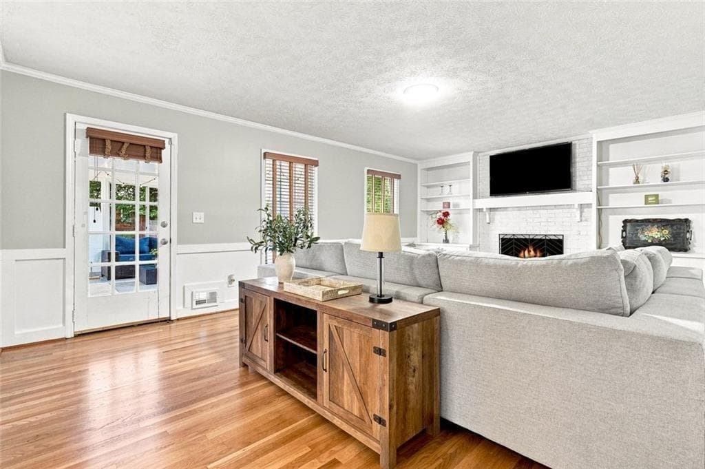 4 bedroom, 3 bathroom, 2,571 sq ft single family residence for sale at 4067 Wembley Forest Way, Atlanta, GA 30340 — photo 9
