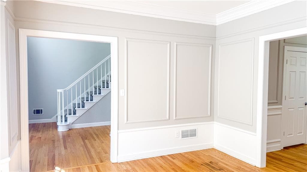 4 bedroom, 3 bathroom, 2,701 sq ft single family residence for sale at 5630 Vicarage Walk, Alpharetta, GA 30005 — photo 6