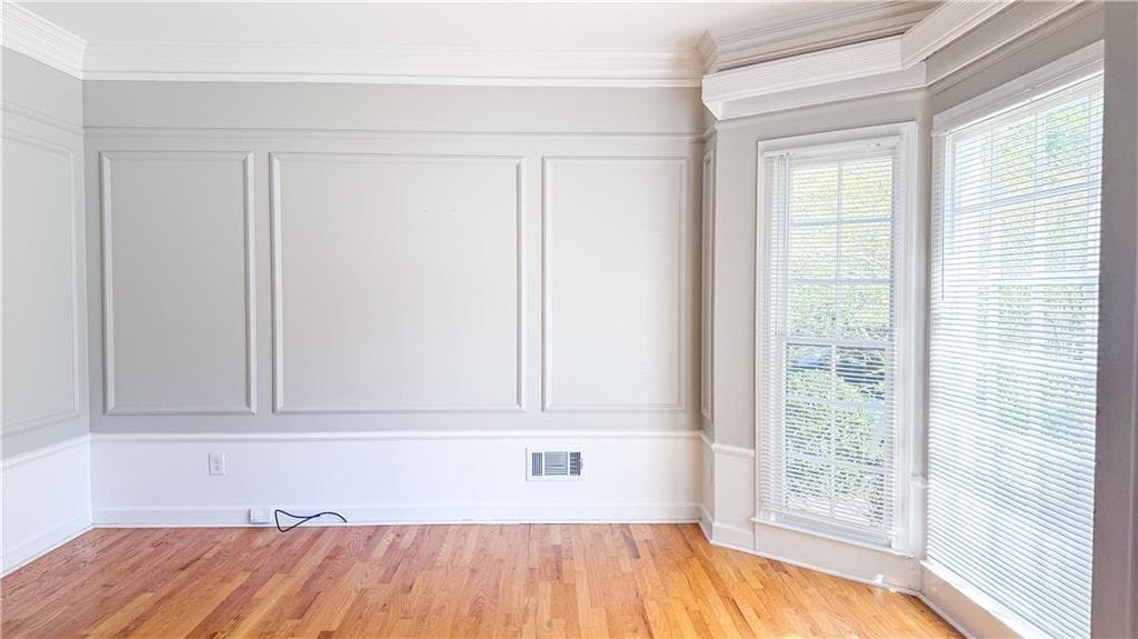 4 bedroom, 3 bathroom, 2,701 sq ft single family residence for sale at 5630 Vicarage Walk, Alpharetta, GA 30005 — photo 8