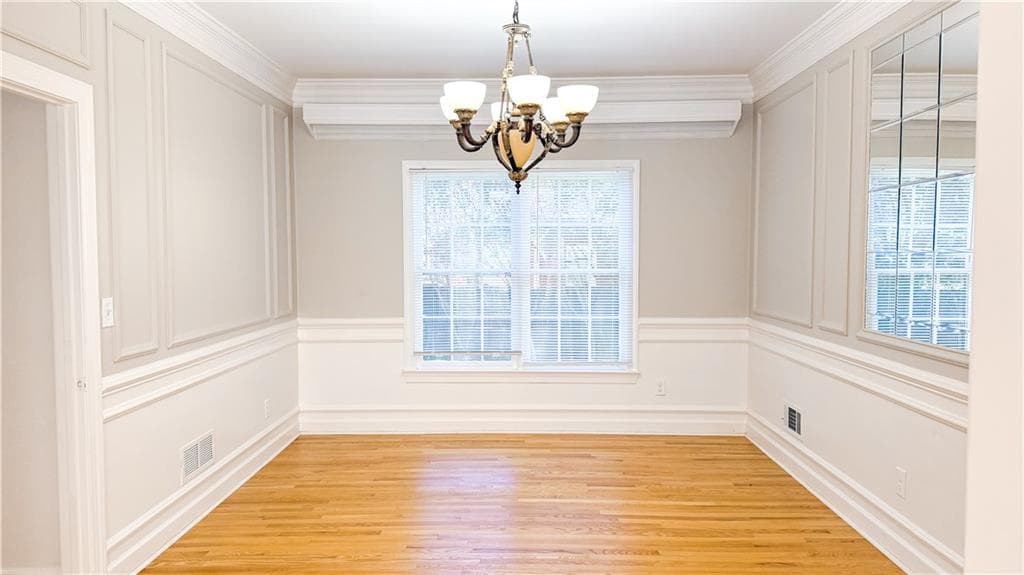 4 bedroom, 3 bathroom, 2,701 sq ft single family residence for sale at 5630 Vicarage Walk, Alpharetta, GA 30005 — photo 9
