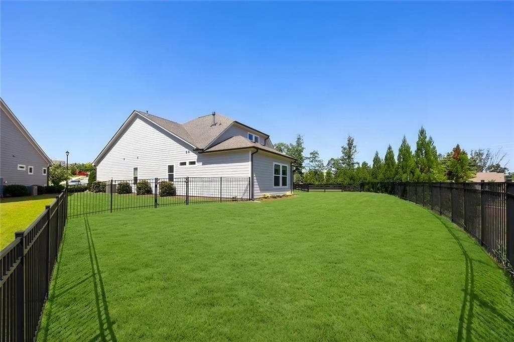 3 bedroom, 2 bathroom, 2,582 sq ft single family residence for rent at 6853 River Rock Drive, Flowery Branch, GA 30542 for $2,500 a month — photo 6