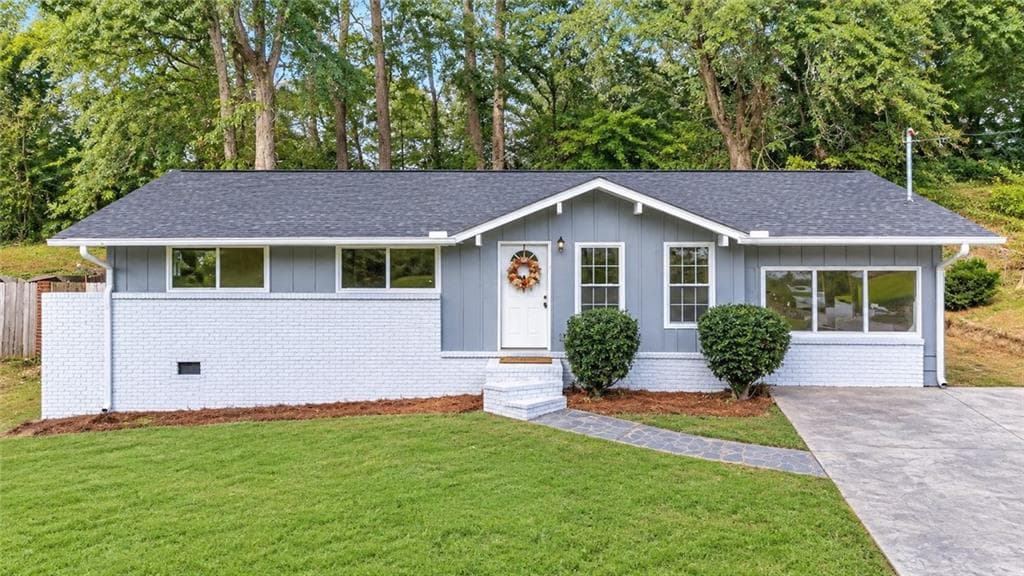3 bedroom, 2 bathroom, 1,377 sq ft single family residence for sale at 2518 Carolyn Drive, Smyrna, GA 30080