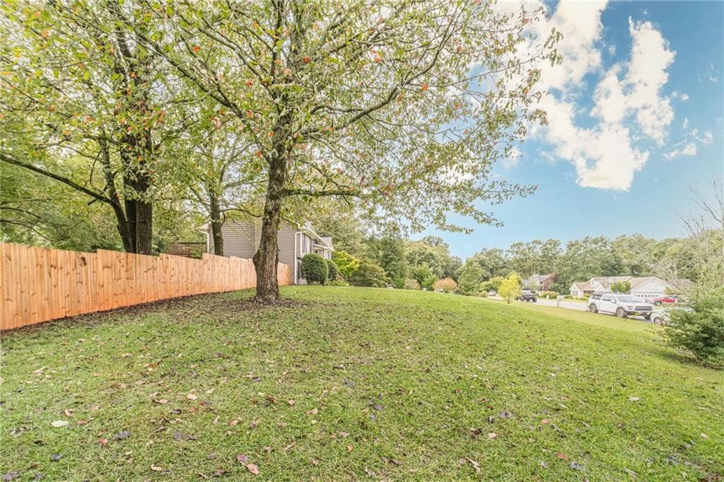 5 bedroom, 3 bathroom, 2,103 sq ft single family residence for sale at 27 Creek View Drive, Hoschton, GA 30548 — photo 8