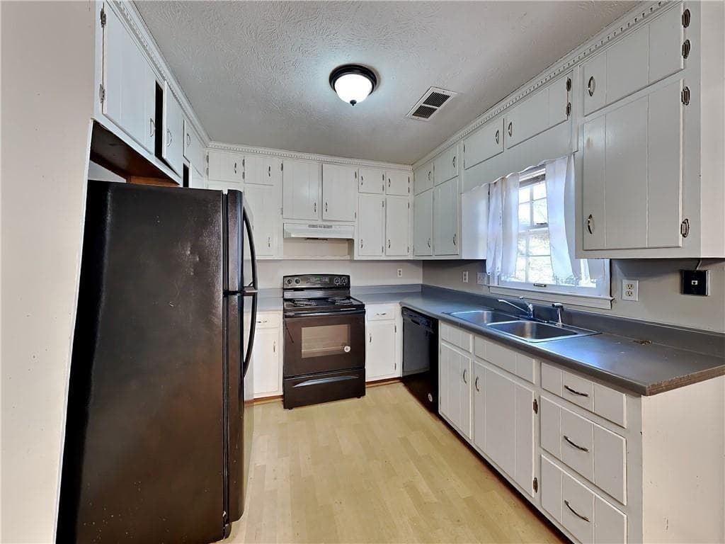 3 bedroom, 2 bathroom, 1,110 sq ft duplex for rent at 2124 Golfview Drive, Conyers, GA 30013 for $1,250 a month — photo 4