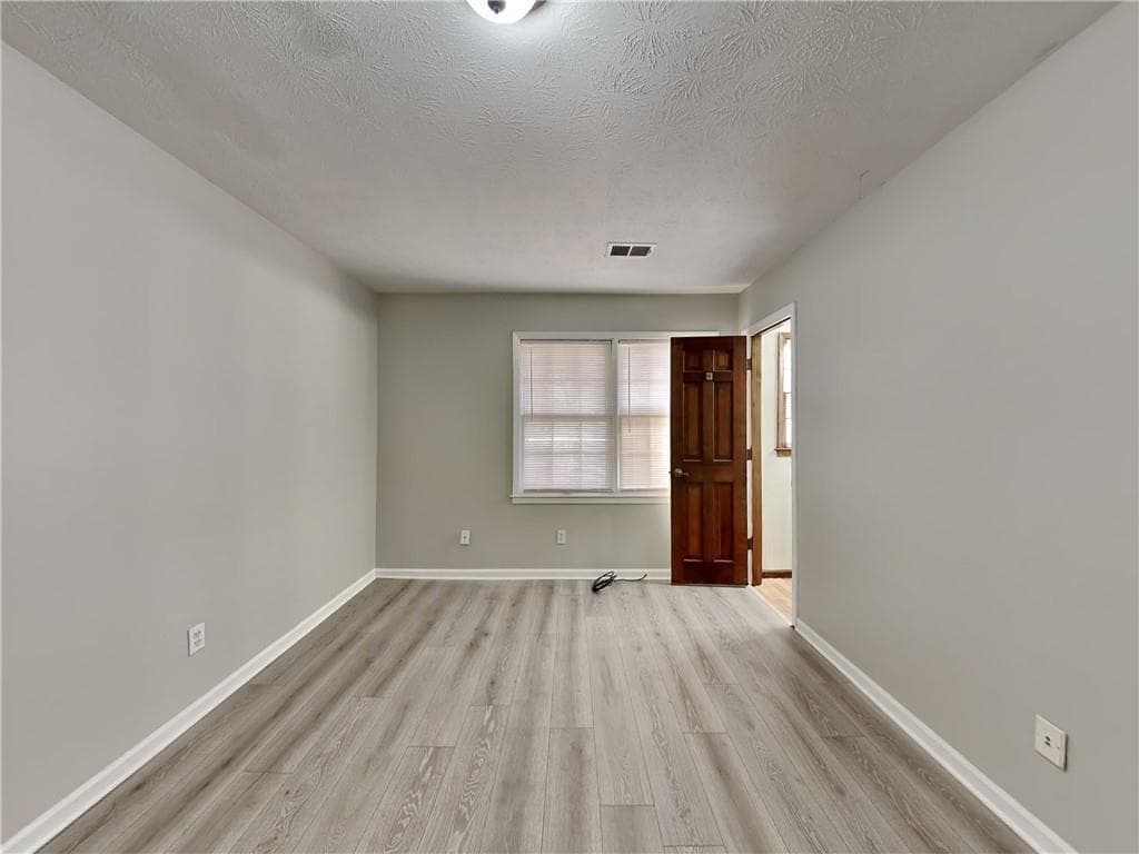 3 bedroom, 2 bathroom, 1,110 sq ft duplex for rent at 2124 Golfview Drive, Conyers, GA 30013 for $1,250 a month — photo 6