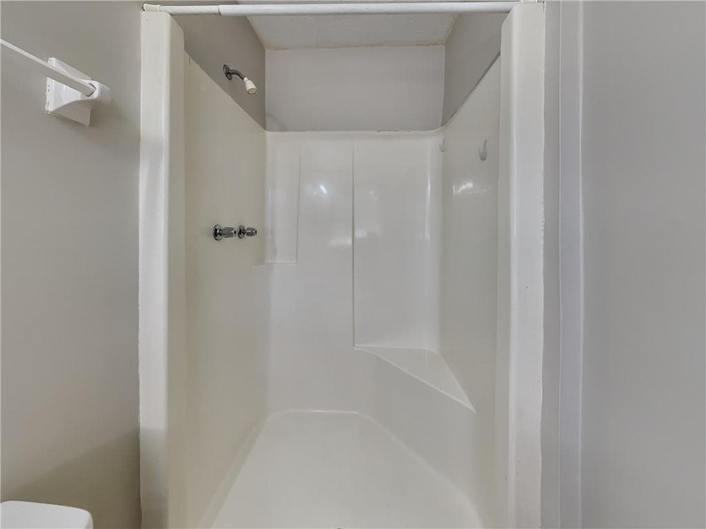 3 bedroom, 2 bathroom, 1,110 sq ft duplex for rent at 2124 Golfview Drive, Conyers, GA 30013 for $1,250 a month — photo 8